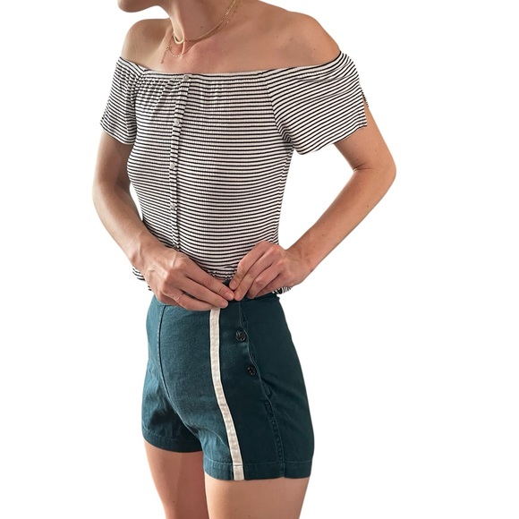 NWOT Art-Class Off-the-Shoulder Black White Striped Button Down Peplum S/S Top - Picture 9 of 16